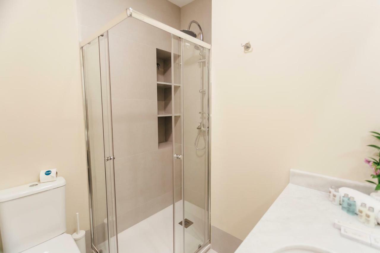 Stylish And Wide- 3Bdr 3Bth- Los Remedios Sevilha Exterior foto